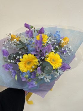 黄色と青｜「花はあんどう」　（鳥取県倉吉市の花キューピット加盟店 花屋）のブログ